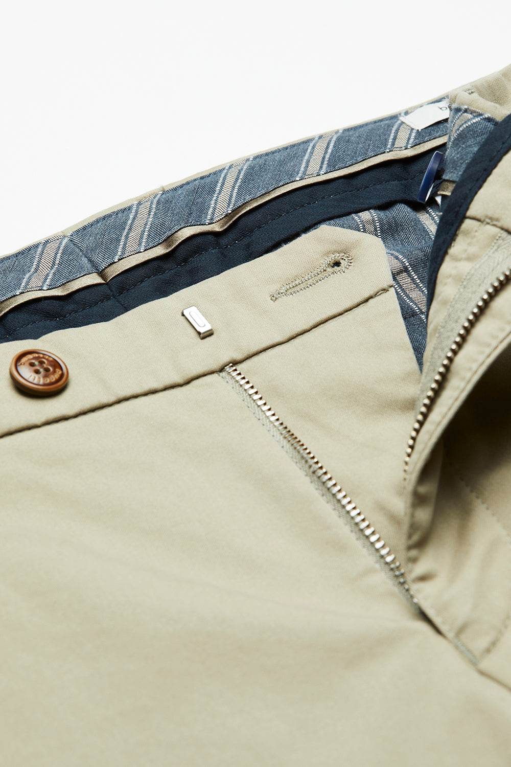 Bugatti Flat-front Trousers With high cotton content - Beige bug_4220_16224_50_add1-a_a8701adb-7c19-47b1-9d38-17c059822868