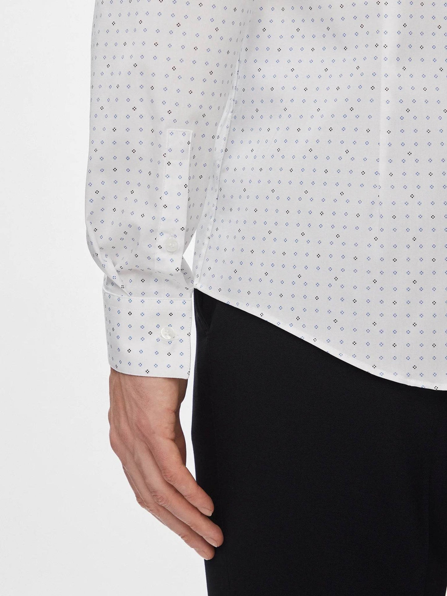 Calvin Klein Poplin print slim shirt - White calvin-klein-koszula-k10k112298-bialy-slim-fit-0000303120092_2