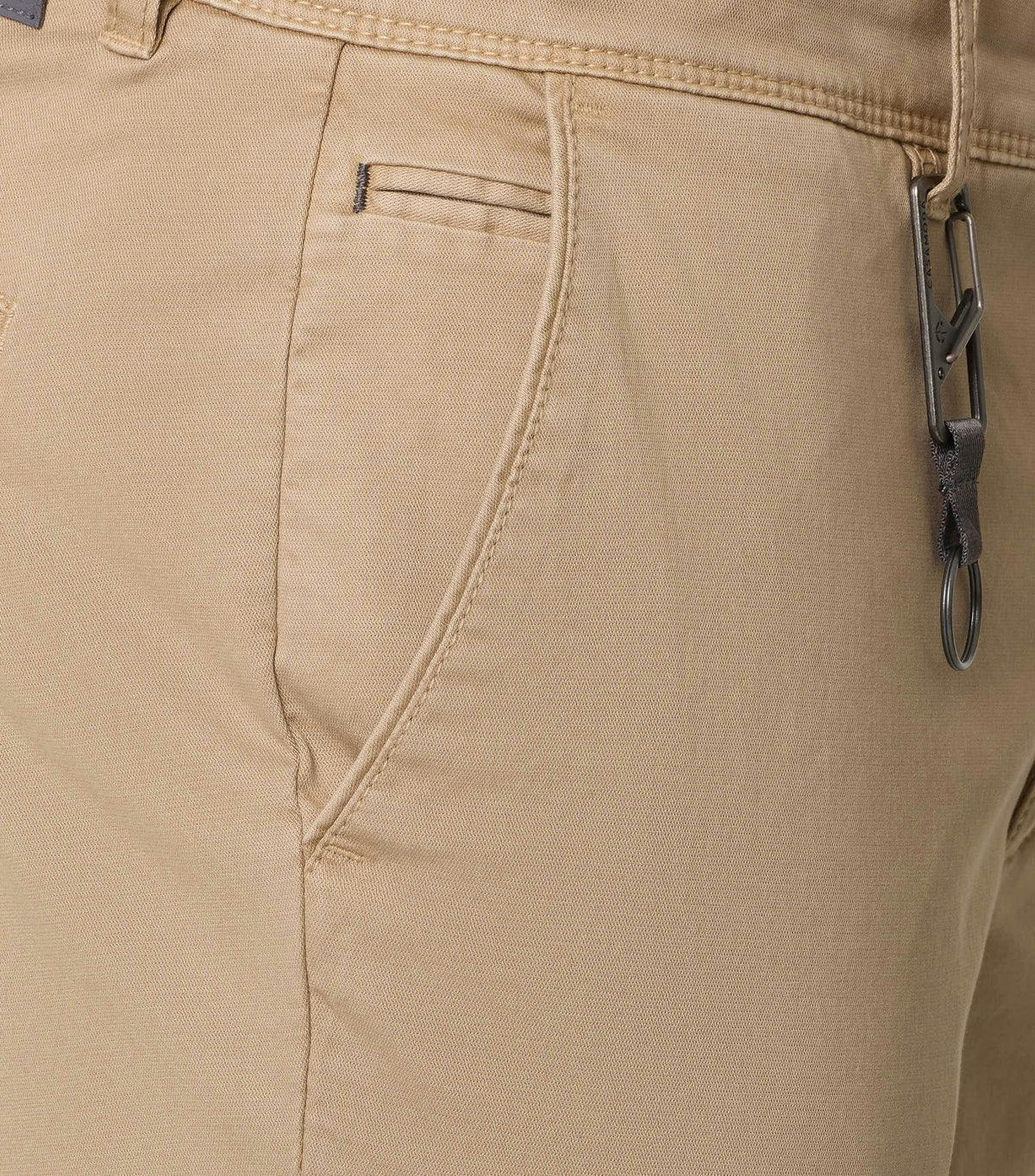 Casa Moda Chris chinos in Tiger's Eye beige, pocket detail