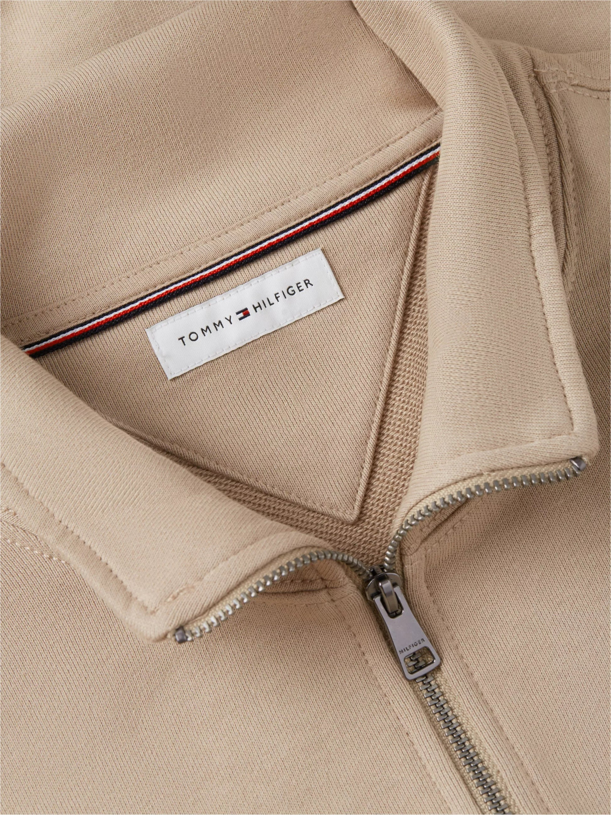 Essential 1/4 Zip Terry Knit in Heather Grey – Elevated Essentials BK 1778142869_852_019297_BATIQUE_KHAK_alternate