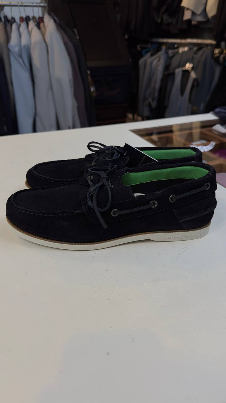 Tommy Hilfiger Essential leather driver moccasins in Desert Sky navy at Ryle Menswear, Tralee