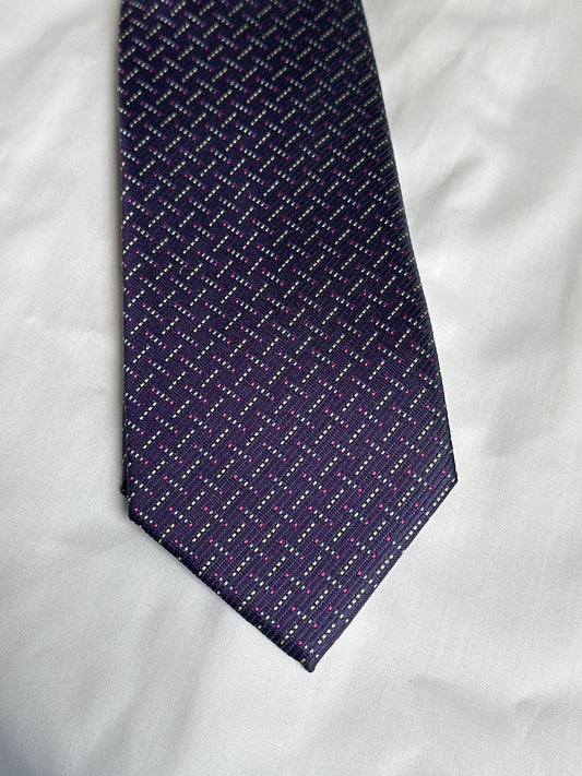 Burgundy crosshatch tie and matching pocket square at Ryle Menswear, Tralee