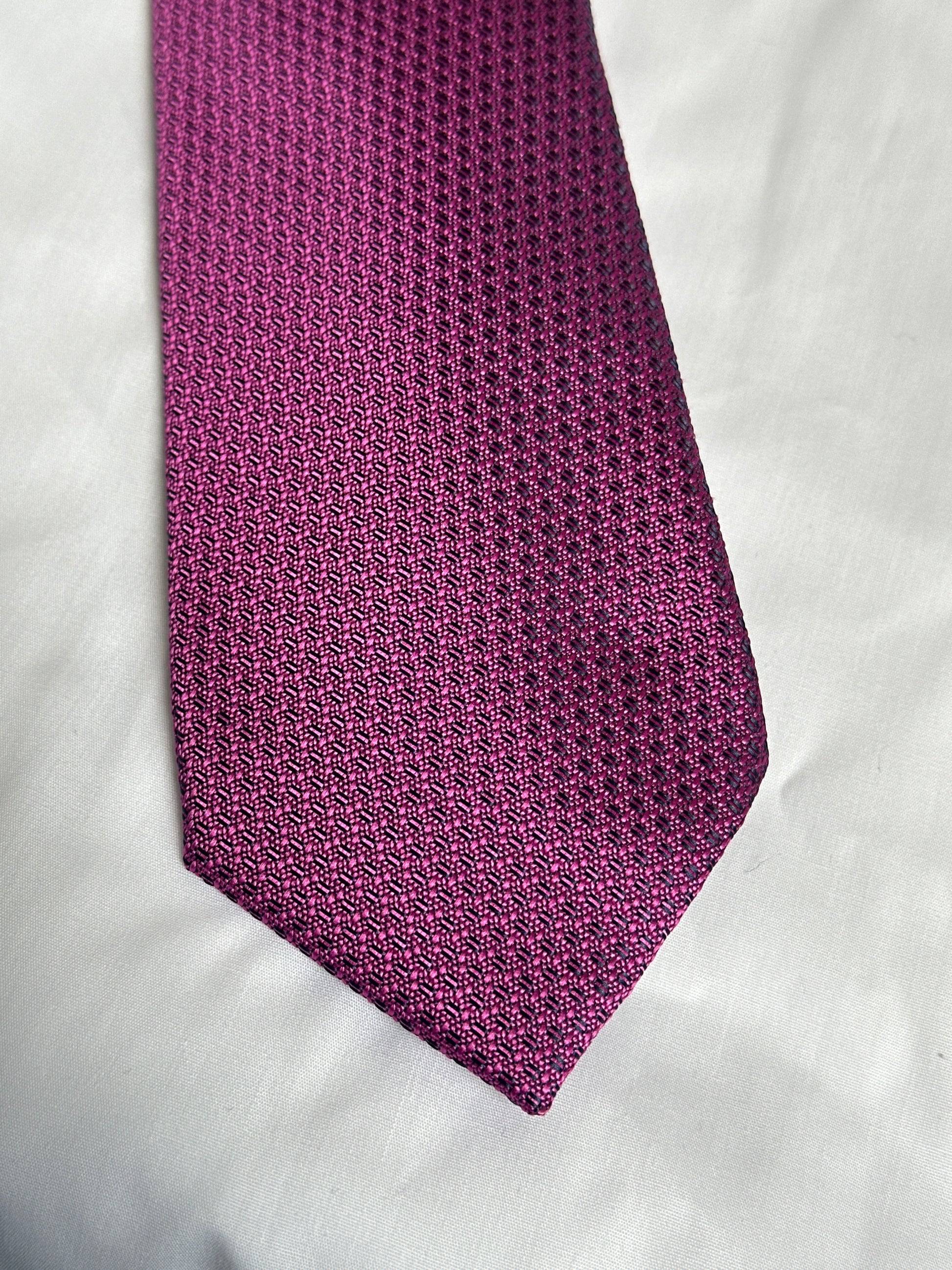 Lilac textured tie and matching pocket square at Ryle Menswear, Tralee