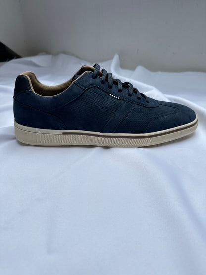 Brent Pope Evenmore navy suede trainer, detail of stitching and sole
