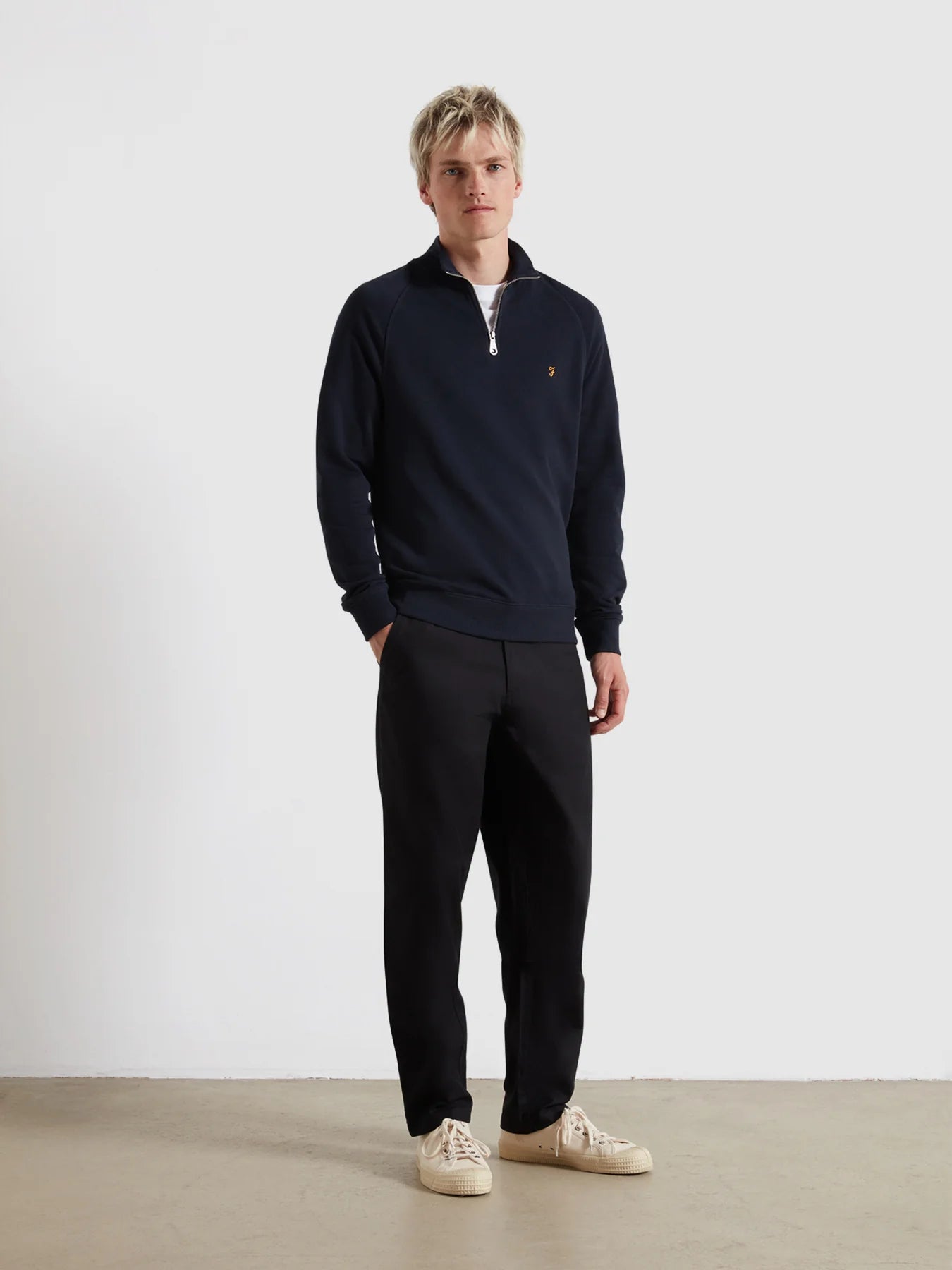 Farah Jim Organic Cotton Quarter Zip Sweatshirt - True Navy F4ksb0734122