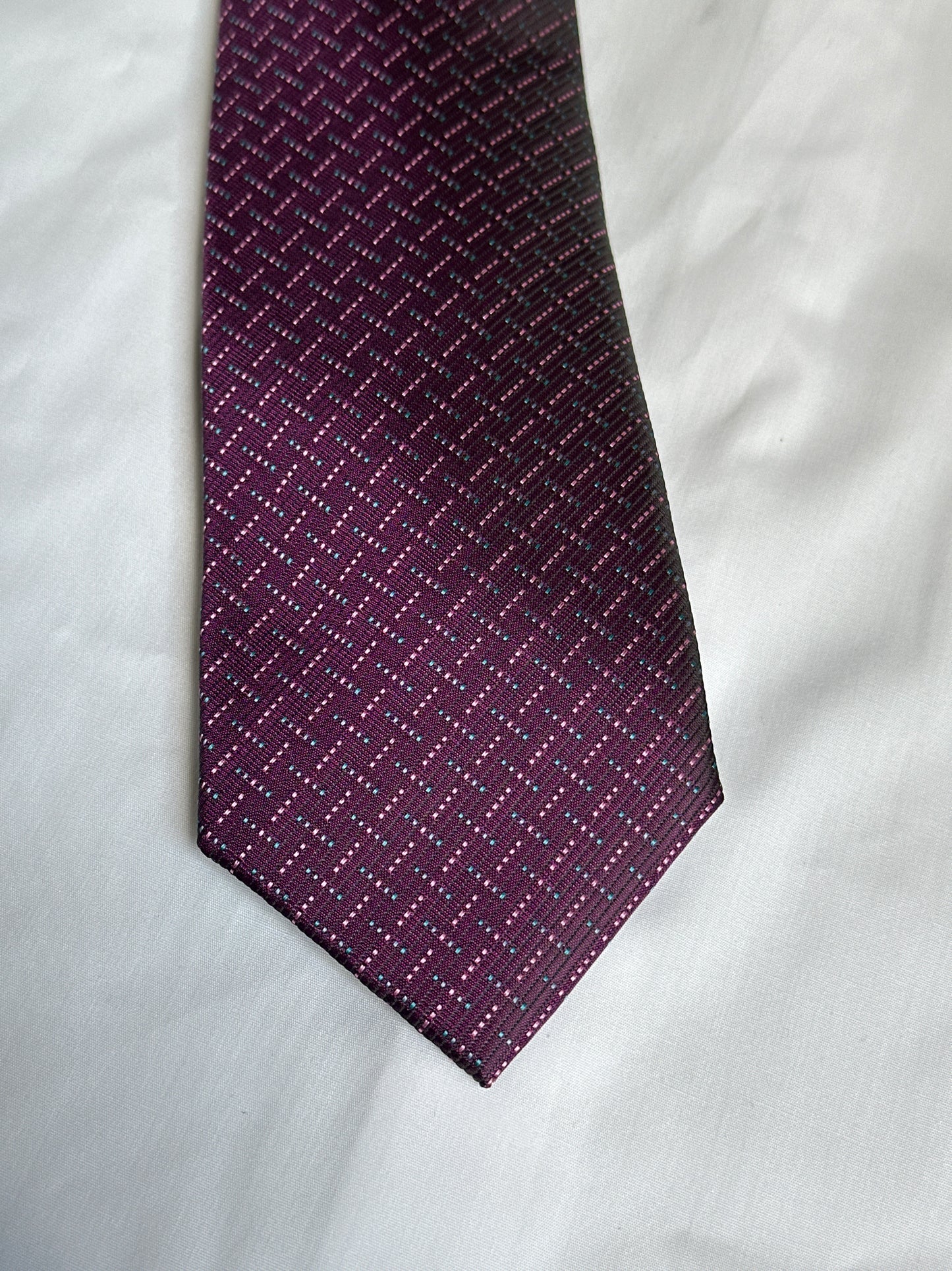 Lilac crosshatch tie and matching pocket square at Ryle Menswear, Tralee