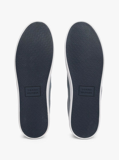 Tommy Hilfiger Logo Patch Trainers - Overcast Grey FM0FM05396_PN6_alternate4