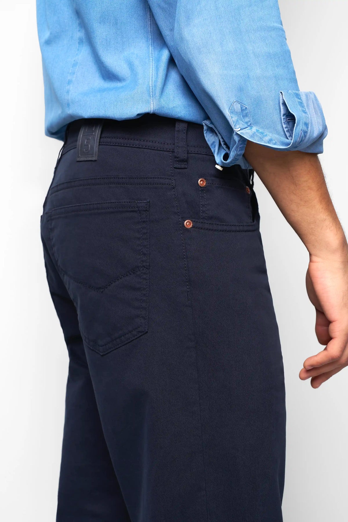 Meyer M5 Six Organic Cotton Chino - Navy M5_AW26_Six_6001_19_detail_098_070426