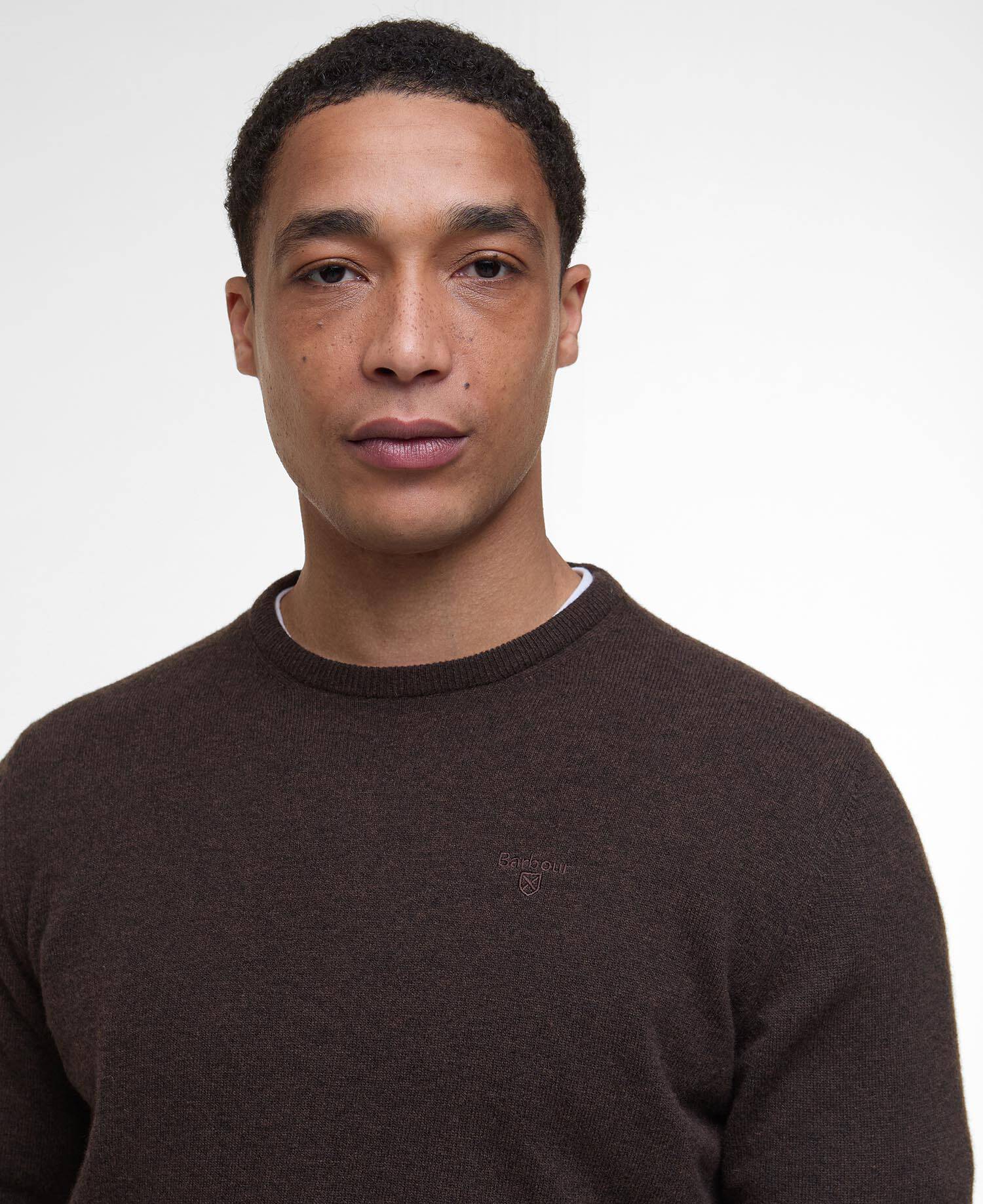 Barbour Essential Crew Neck Jumper - Dark Oak MKN0345BR17_05detaila