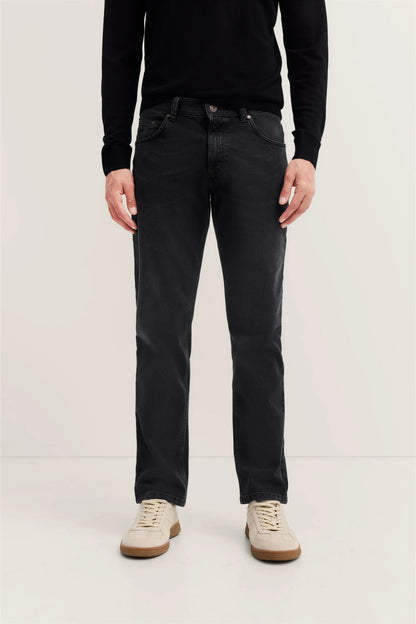 Bugatti 3289D Regular Fit Jeans - Dark Grey bug_3289D_96620_273_model-f_0399