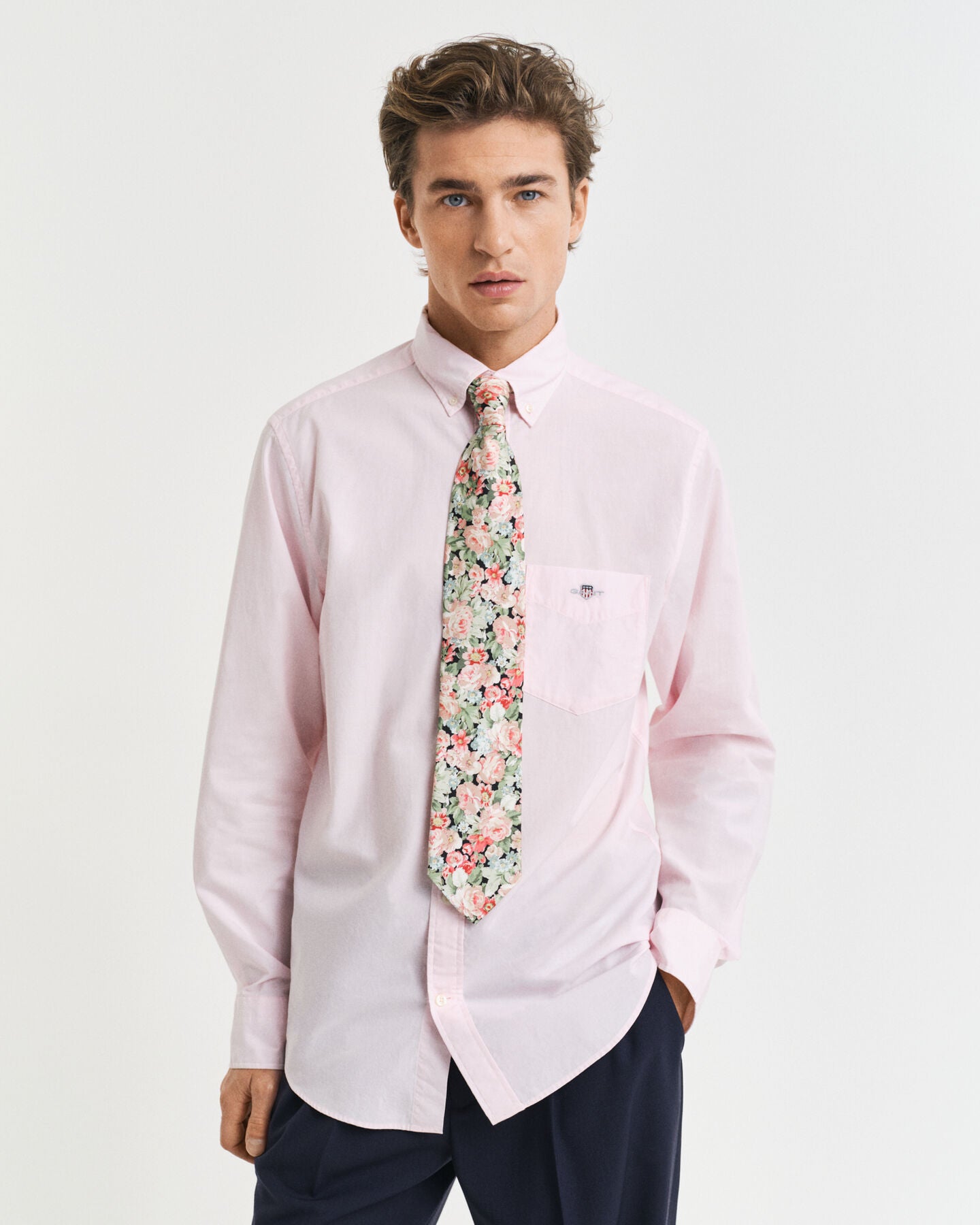 Gant Regular Fit Classic Poplin Shirt - Light Pink time__1733739016__202501-3000100-662-model-fit-1