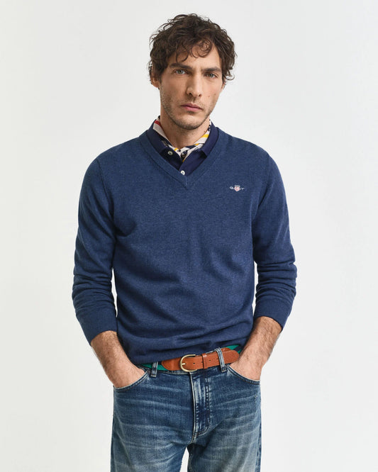 Gant Classic Cotton V-Neck Sweater - Dark Jeansblue time__1757618105__202503-8030562-902-model-fv-1