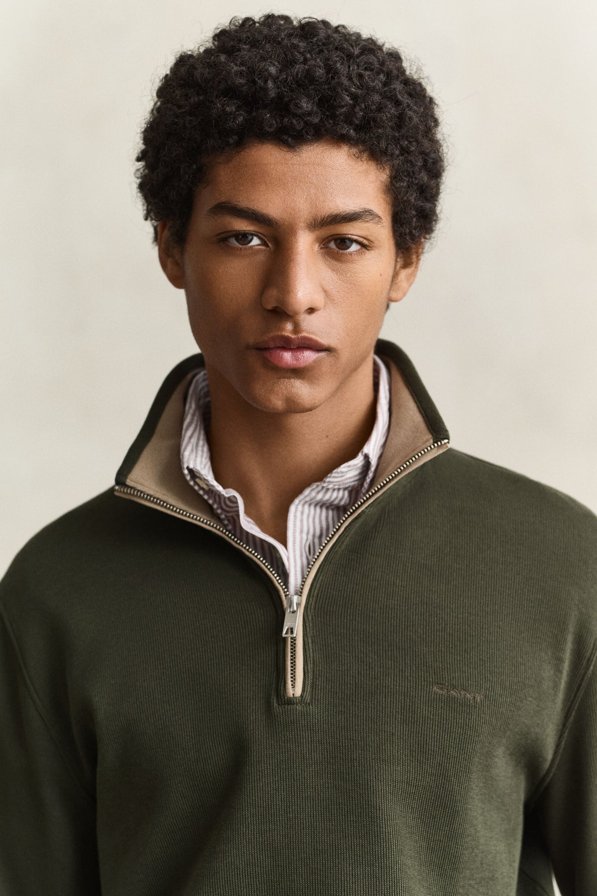GANT Sacker Rib Half-Zip Sweatshirt time__1778144417__202603-2067160-368-crmodel-fv-1