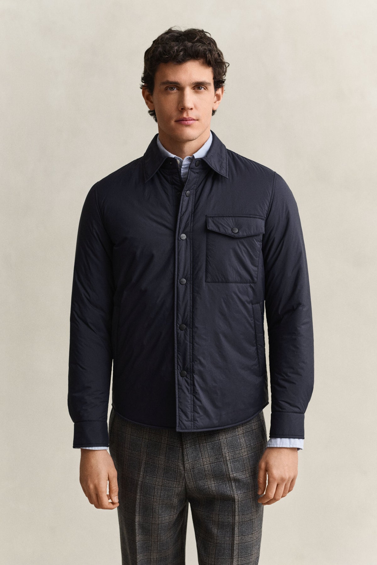 GANT Ultralight Padded Overshirt - Evening Blue time__1779700505__202602-3250307-433-model-fit-1